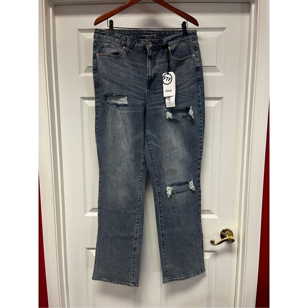 Fit To Figure The Straight Leg Distressed Jeans sz 16 NWT